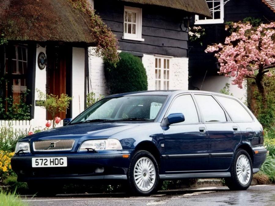  Volvo V40 1996 года  (UK) (фото 2 из 2)